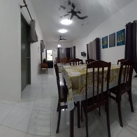 Homestay D'Mama Ifor Muslimi タンジュン・マリム エクステリア 写真